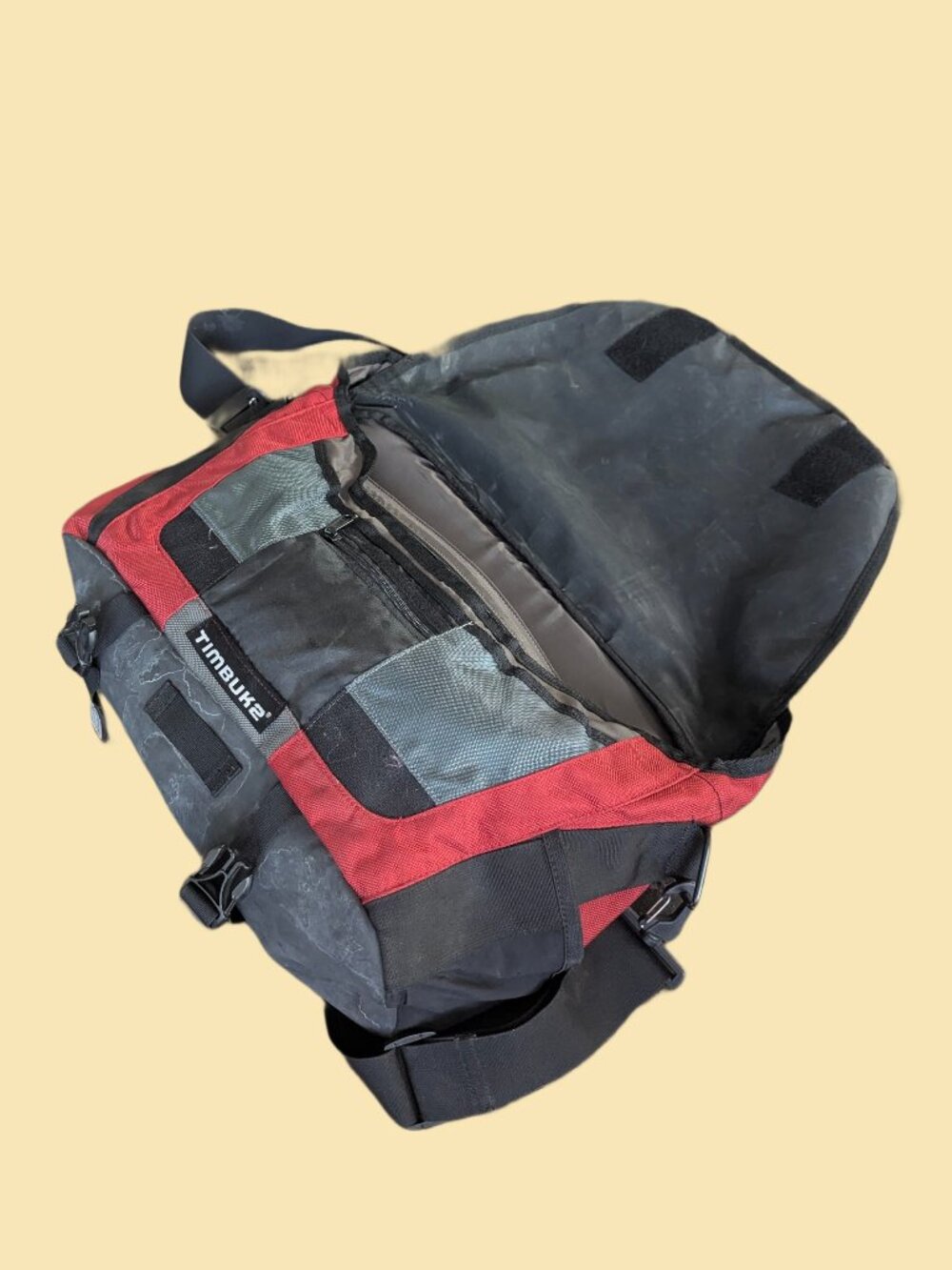 Timbuk2 Red & Gray Nylon Messenger Bag with detachable Shoulder Strap - Picture 9 of 14